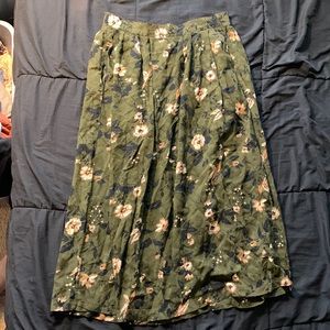 Vintage midi green floral skirt w/ pockets